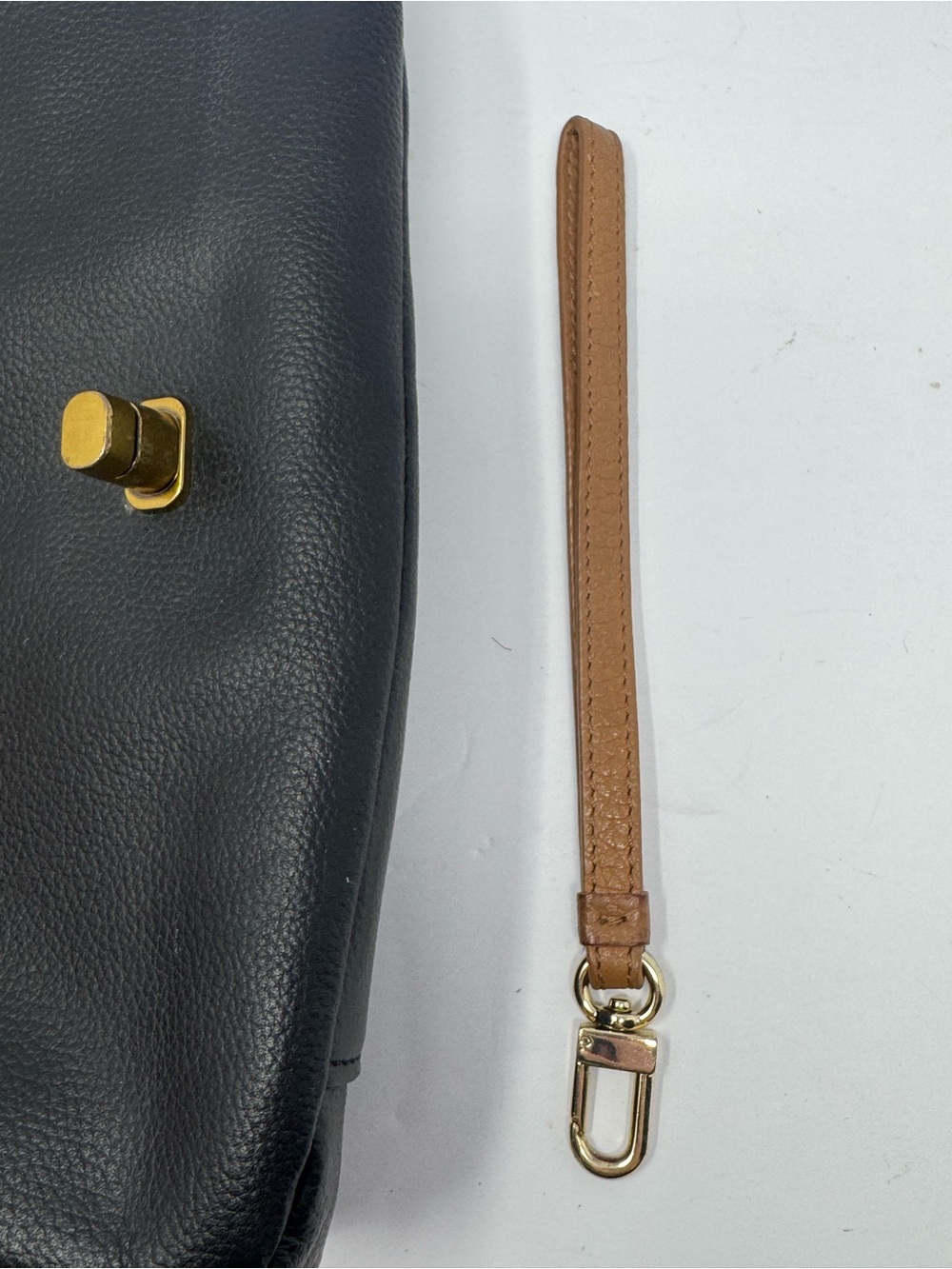 Antonio Melani Black Leather Crossbody Shoulder Purse Bag w/ Gold Chain Strap - Picture 10 of 15